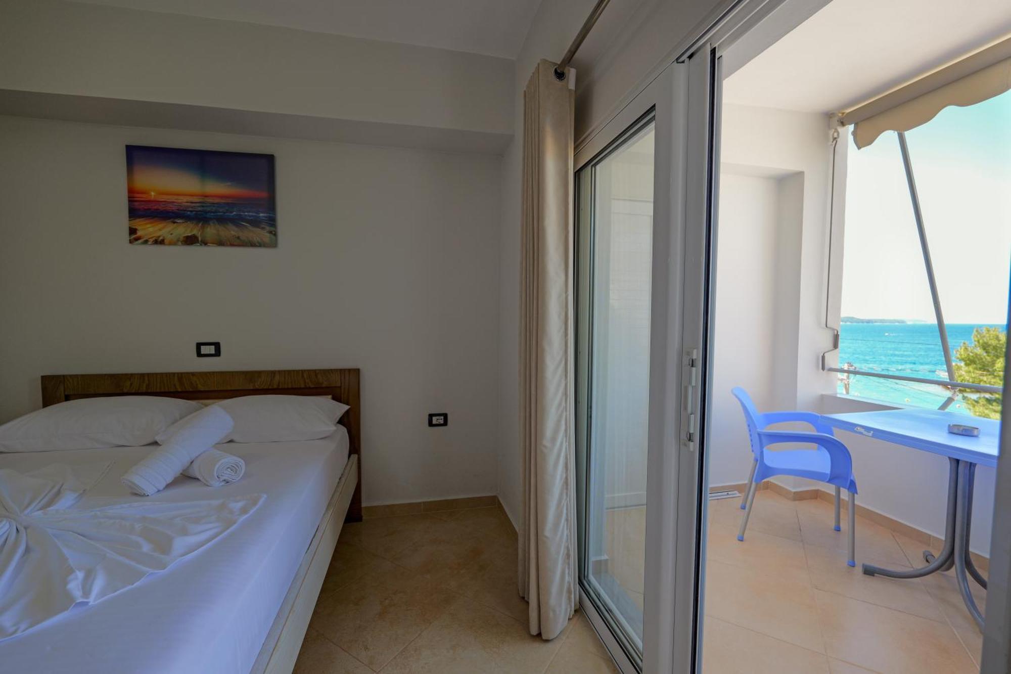 Livia'S Guesthouse كساميل المظهر الخارجي الصورة