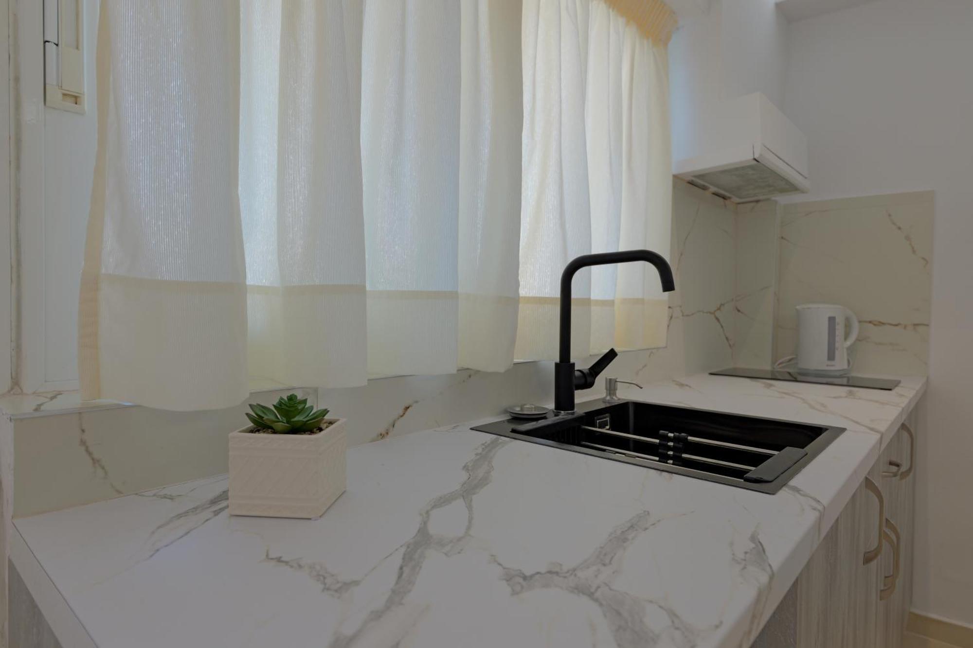Livia'S Guesthouse كساميل المظهر الخارجي الصورة