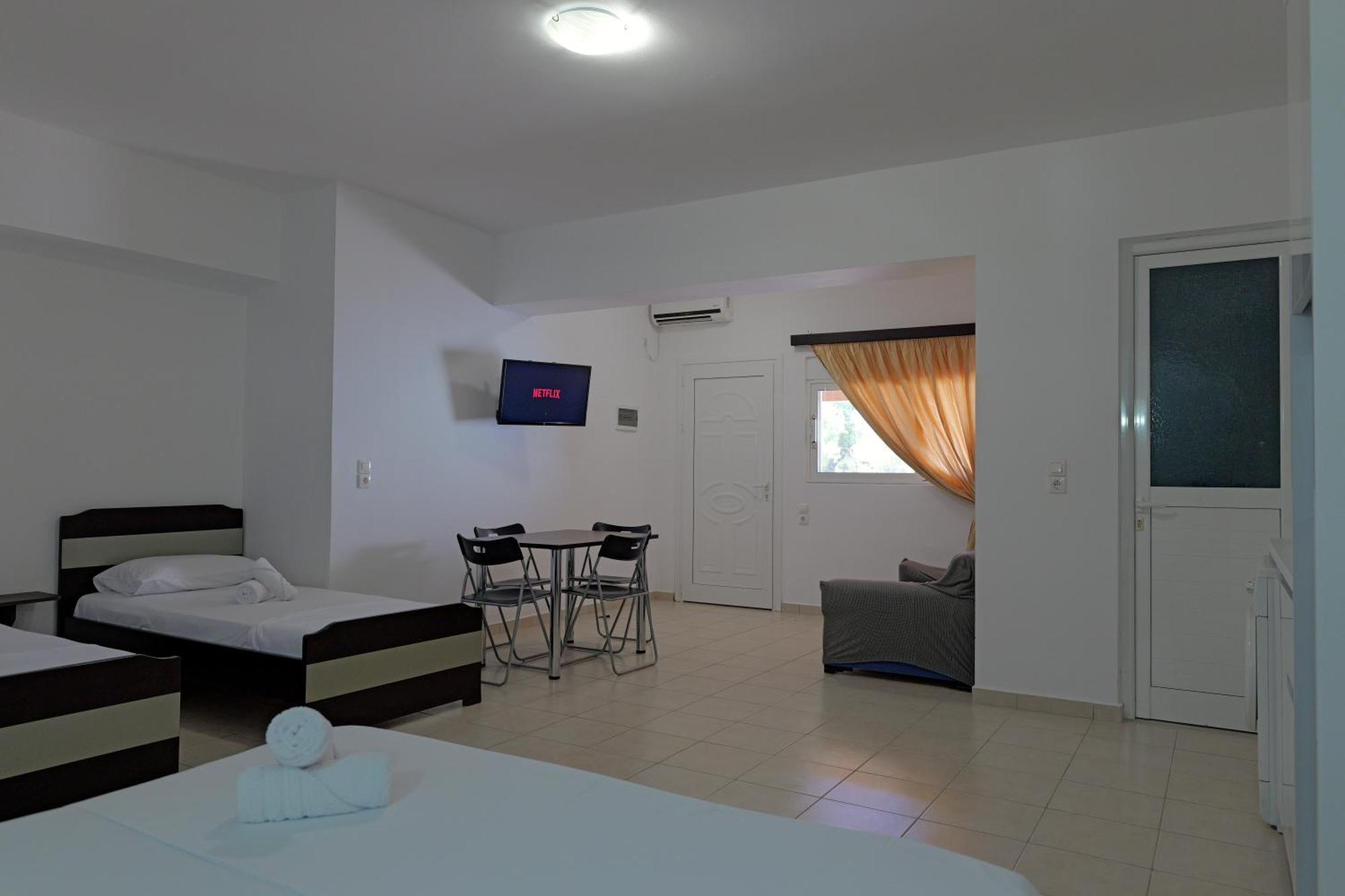Livia'S Guesthouse كساميل المظهر الخارجي الصورة