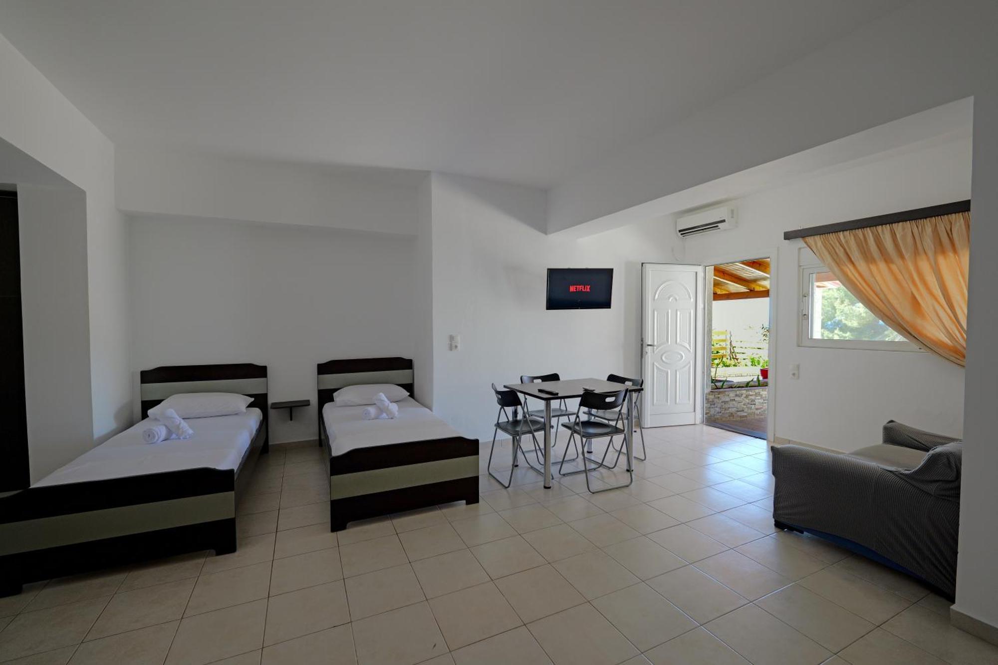 Livia'S Guesthouse كساميل المظهر الخارجي الصورة