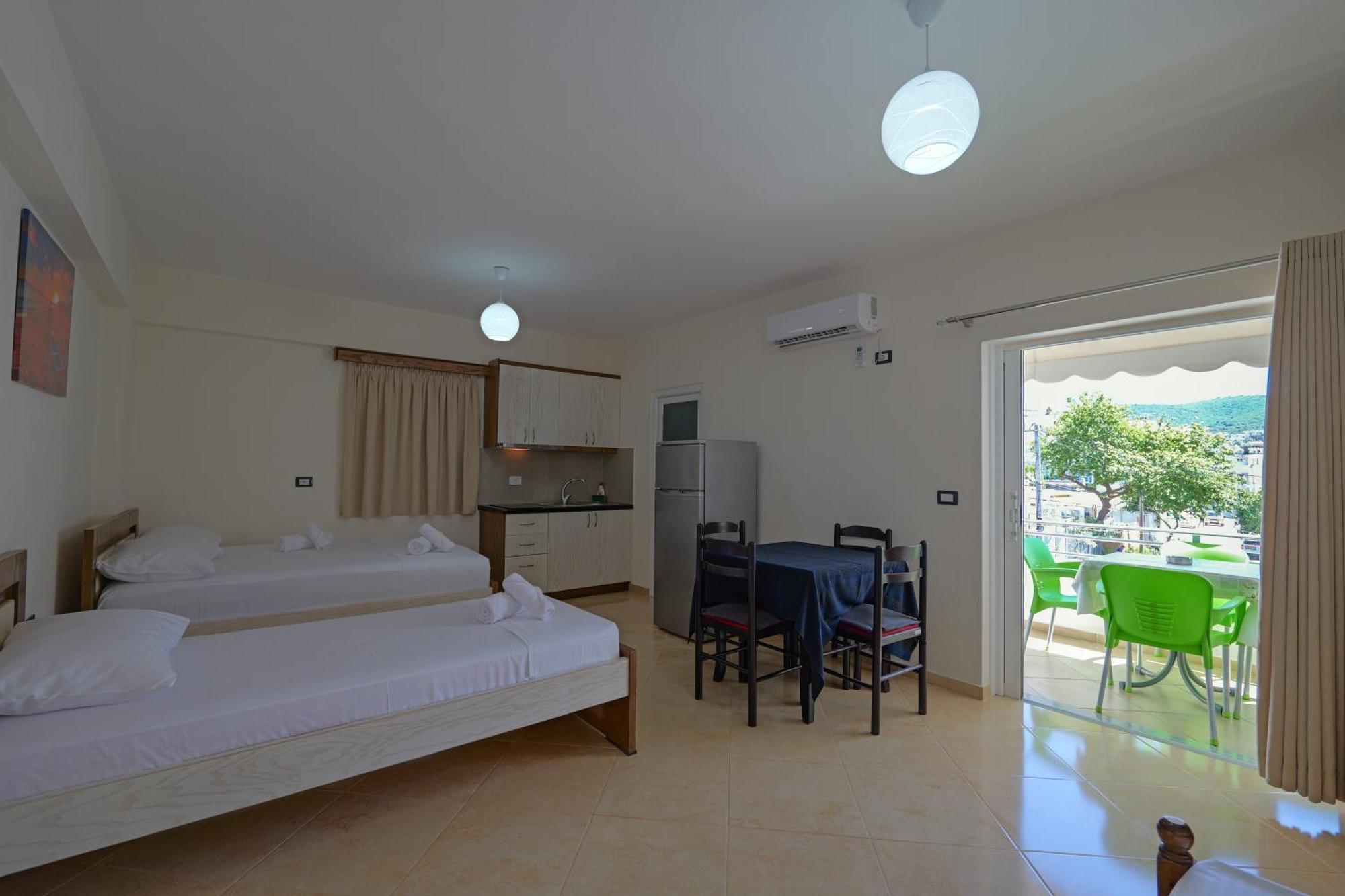 Livia'S Guesthouse كساميل المظهر الخارجي الصورة