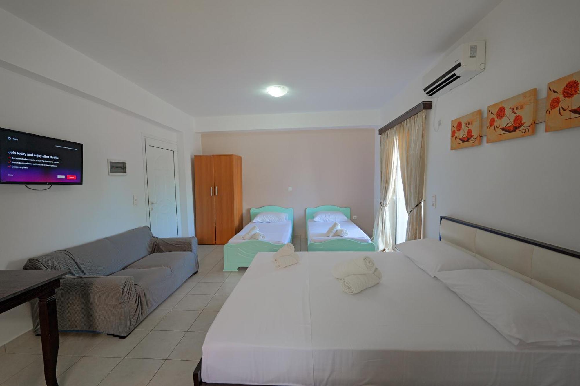 Livia'S Guesthouse كساميل المظهر الخارجي الصورة