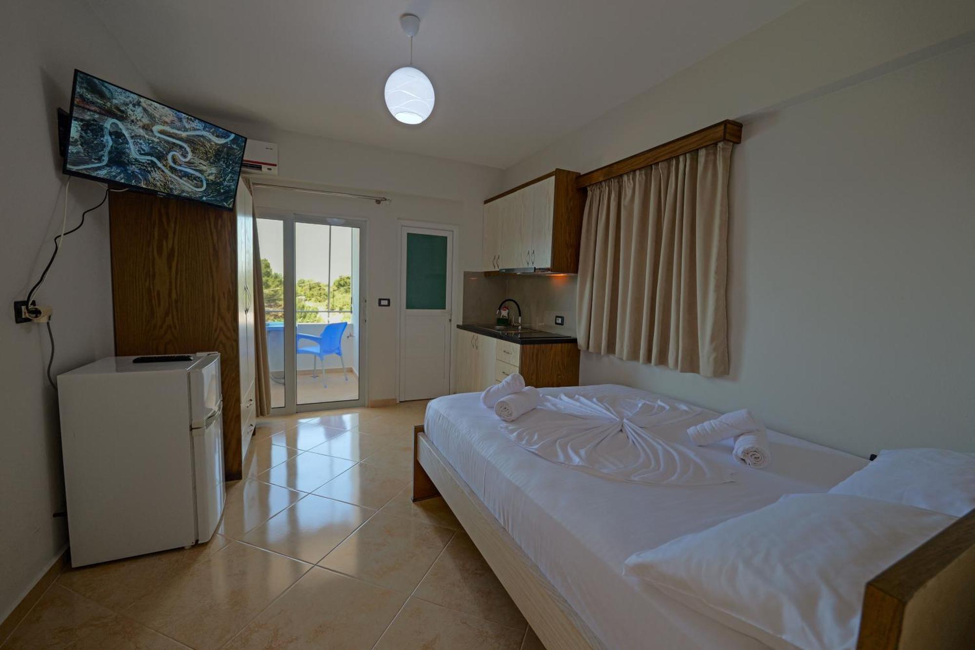 Livia'S Guesthouse كساميل المظهر الخارجي الصورة
